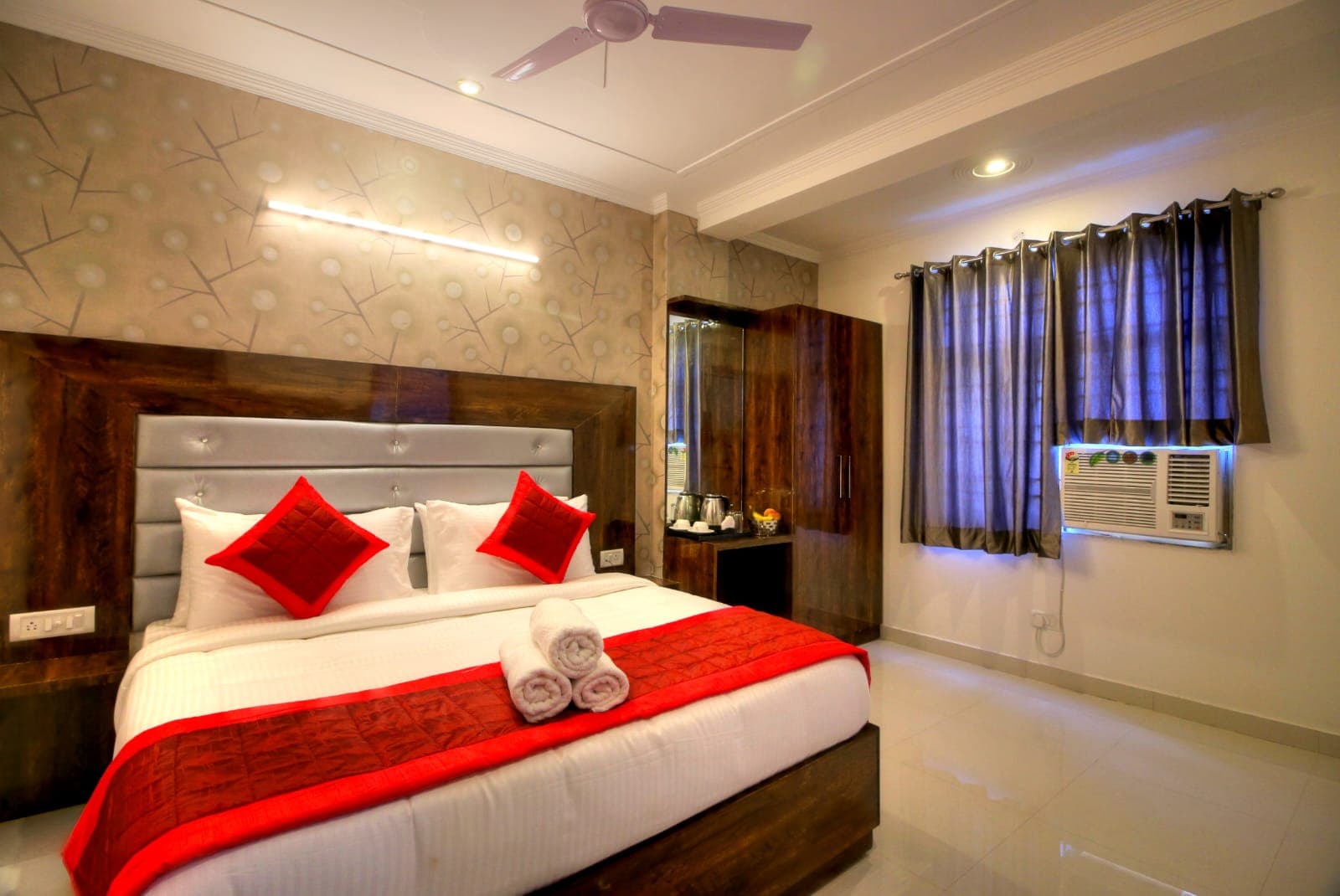 Kavya Inn Deluxe Room